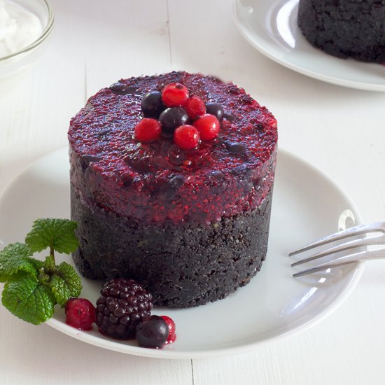 Poppy seed cake with wild berries