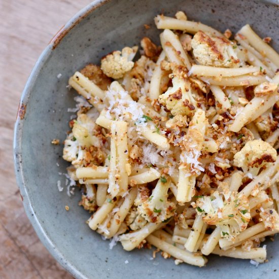 Garlicky Roasted Cauliflower Pasta