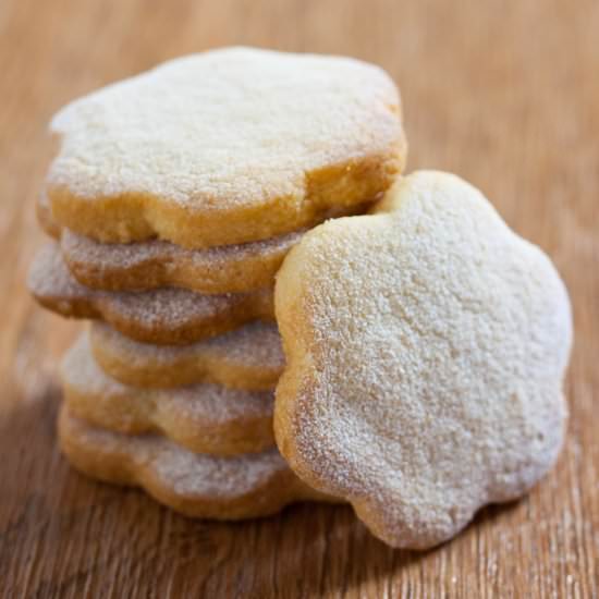 Orange and almond shortbread