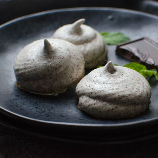 Chocolate Mint Meringue Kisses