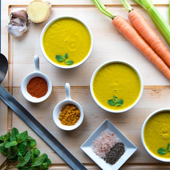 Vegan Carrot Soup – In 5 Minutes!