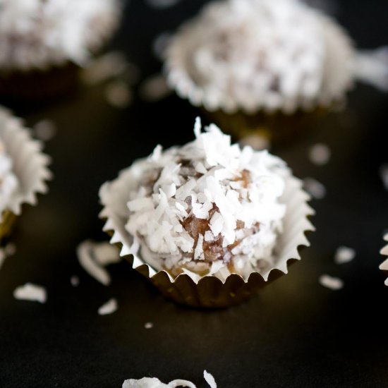 No Bake Coconut Date Bites