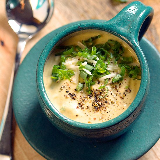 Creamy & Cheesy Keto Broccoli Soup