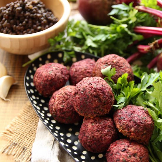 Baked Vegan Beetroot & Lentil Balls