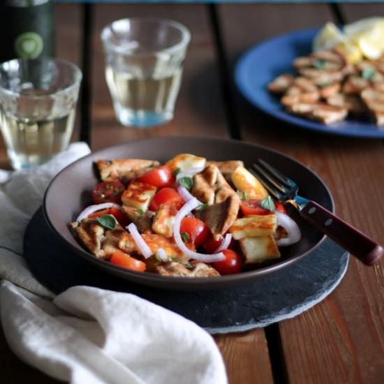 Halloumi and pita tomato salad