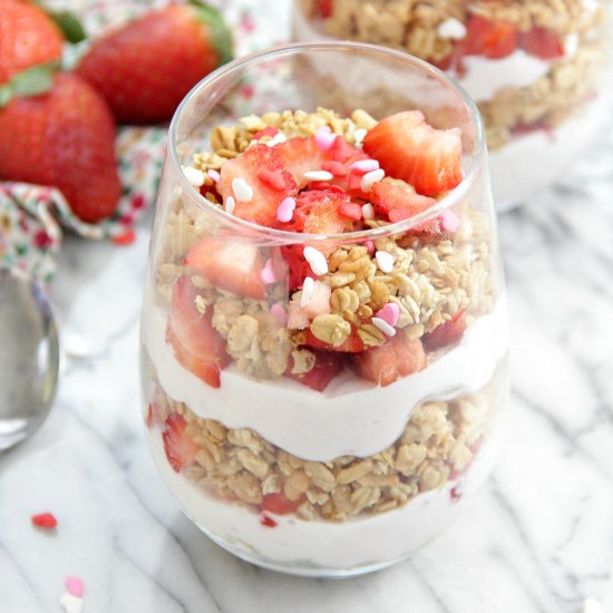 Strawberry Cheesecake Breakfast Parfait