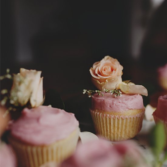 Cupcakes with Pomegranate Frosting