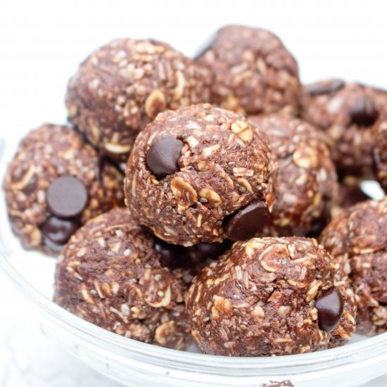 Peanut Butter Chocolate Energy Ball