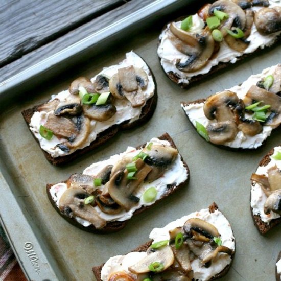 10-Minute Mushroom Toasts