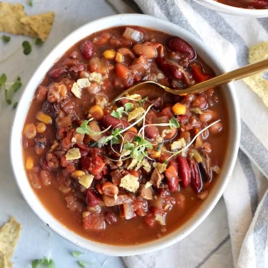 Slow Cooker Smoky Vegetarian Chili