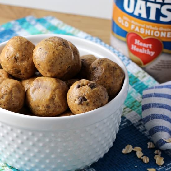 Almond Oatmeal Chocolate Chip Bites