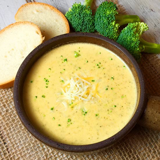 Instant Pot Broccoli & Cheese Soup