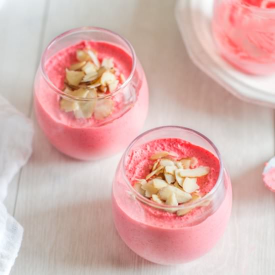 Healthy Greek Yogurt Mousse