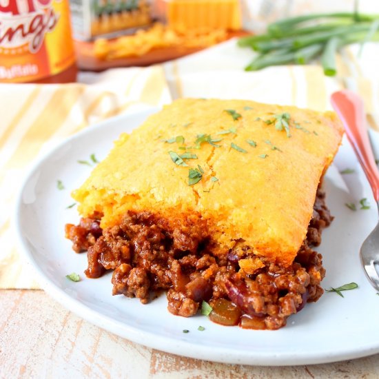 Buffalo Cheddar Cornbread Chili Pie