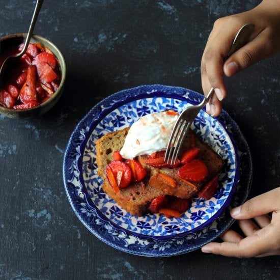 banana bread w/ strawberry compote