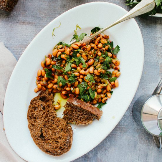 Black eyed bean salad