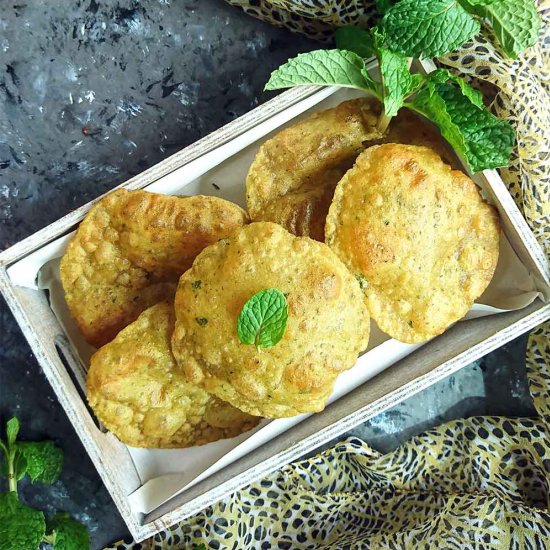 Pudina Puri | Mint Leaves Puri