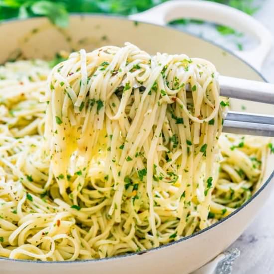 Aglio e Olio Fettuccine