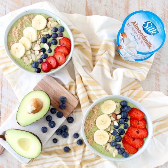 Vegan Avocado Smoothie Bowls