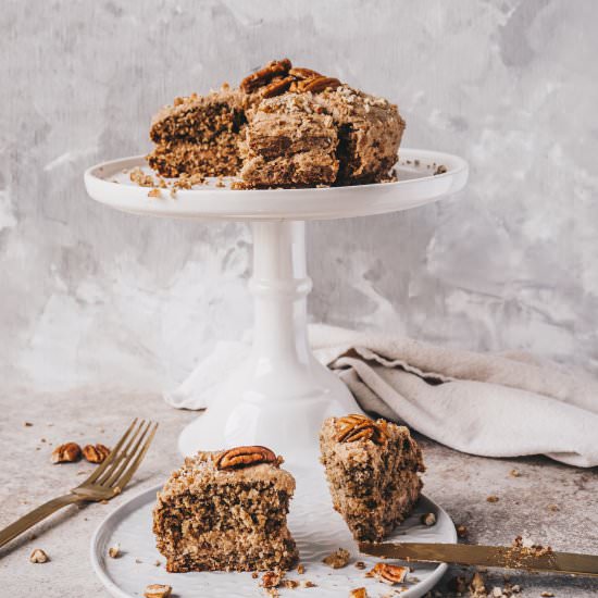 Oatmeal banana Cake & Pecan Frosting