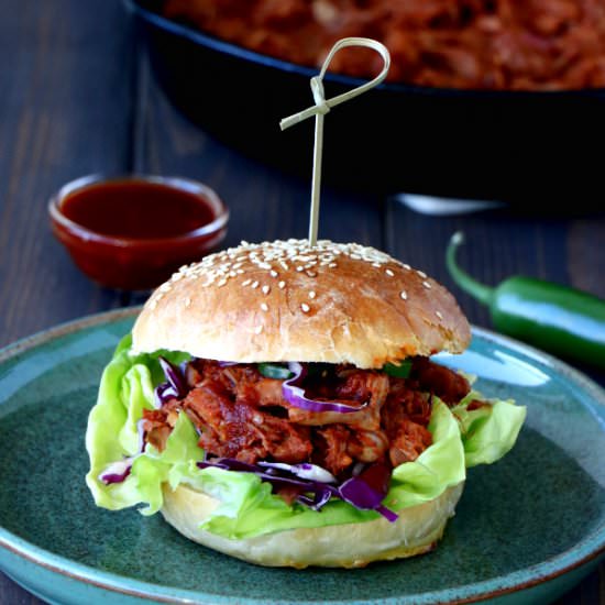 Vegetarian Jackfruit Pulled Pork Burger