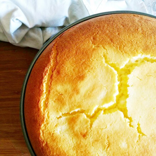 Baked plain cheesecake.