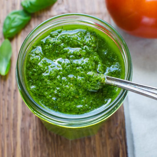 Pesto with Pine Nuts