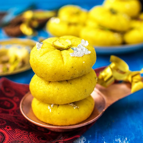 Kesari Mawa Peda | Indian Milk Fudge