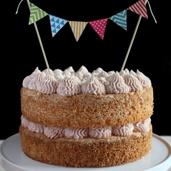 Strawberry and lemon naked cake