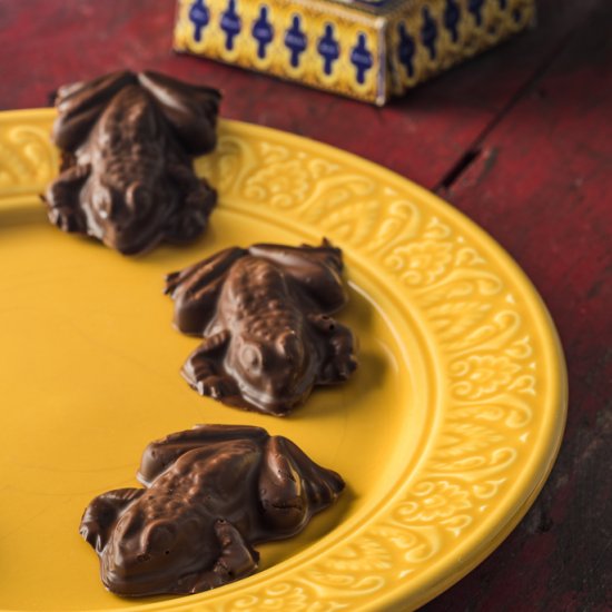 How to Make Chocolate Frogs (Vegan)