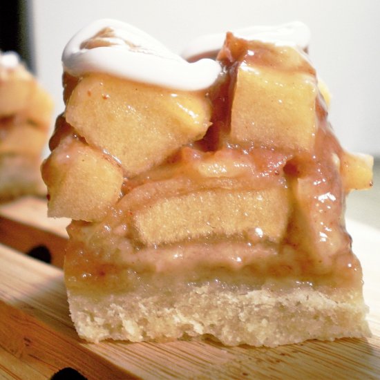 Sky High Apple Pie Bars