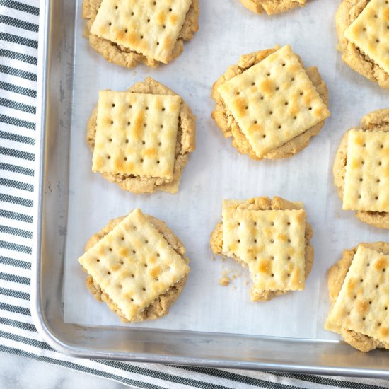 SALTINE PEANUT BUTTER COOKIES