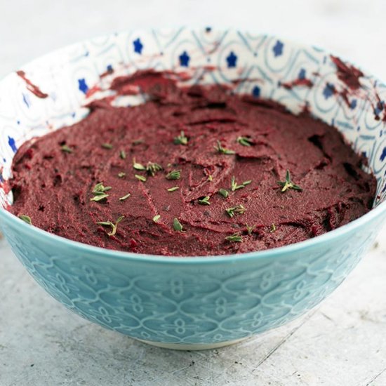 Roasted beetroot hummus dip