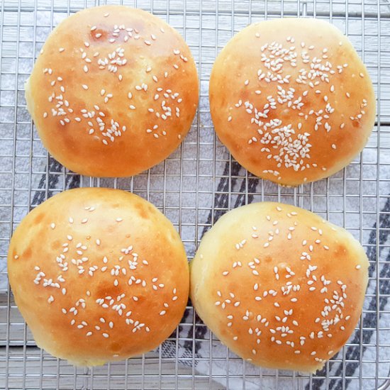 Simple and Light Brioche Buns