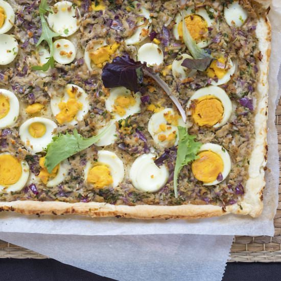 Puff pastry pie with tuna and eggs