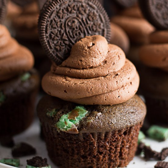 Vegan Mint Chocolate Oreo Cupcakes