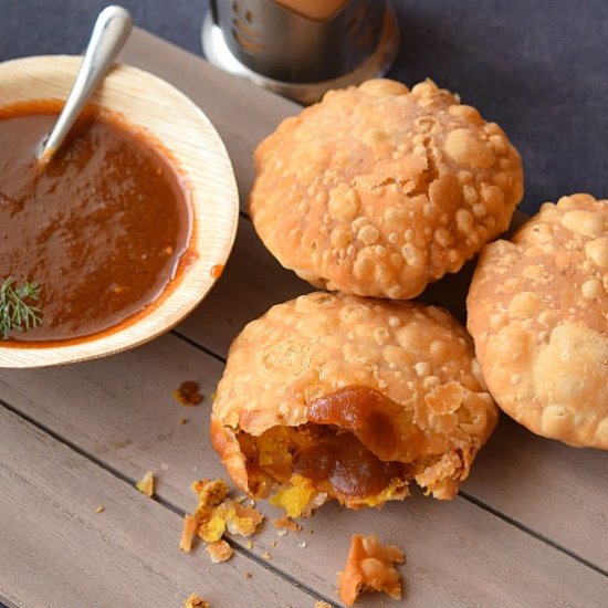 Besan Ki Kachori