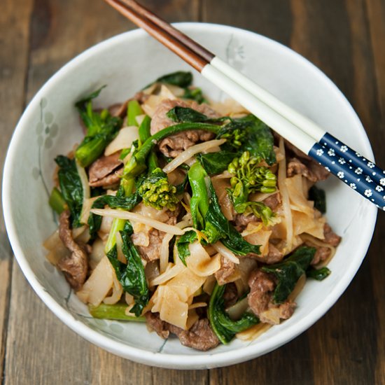 Stir-fried Rice Noodles with Beef