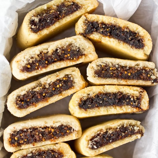 HOMEMADE FIG NEWTONS