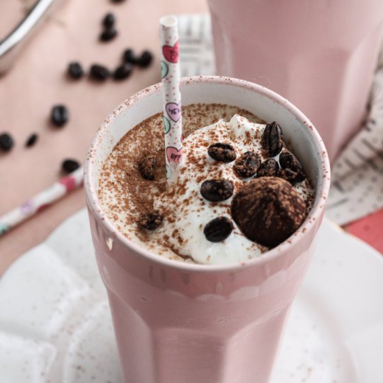 3-Ingredient White Mocha Milkshakes