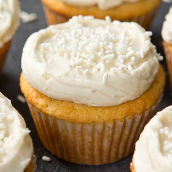 LOW CARB PALEO VANILLA CUPCAKES