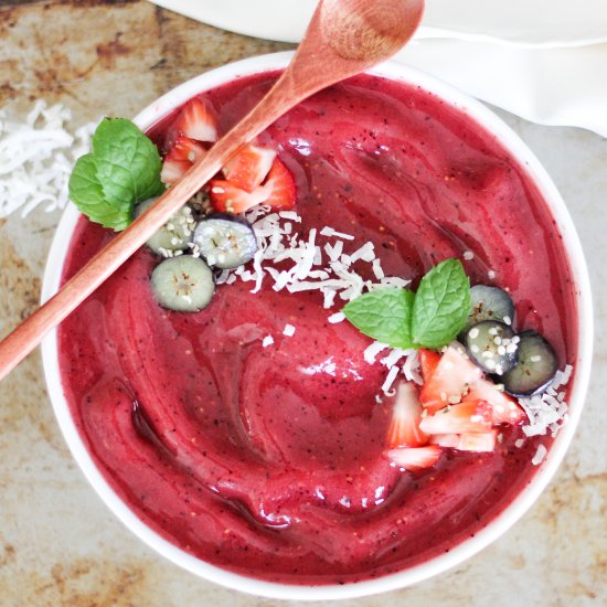 Blueberry smoothie bowl