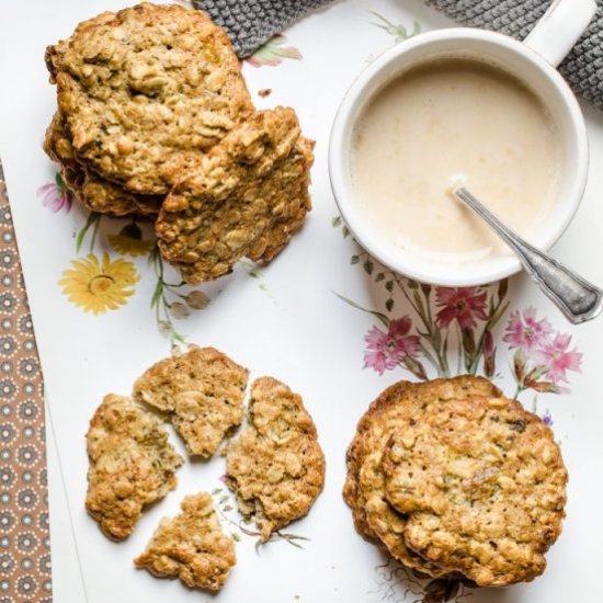 Oatmeal cookies with walnuts