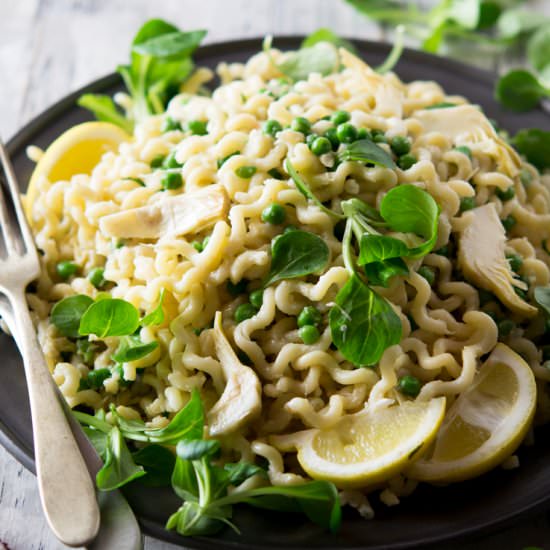 Pasta with artichokes and peas