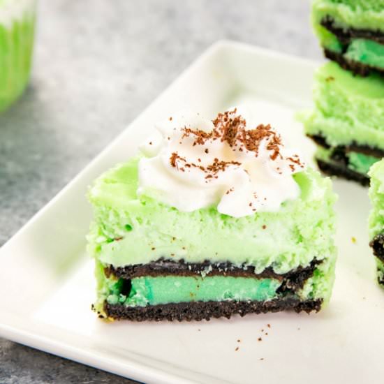 Mint Oreo Cheesecake Cupcakes