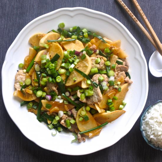 Pickled Daikon and Pork Stir-Fry