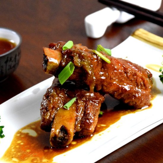 Braised Chinese pork ribs