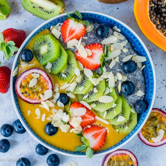 Chia Seed Pudding & Mango Smoothie