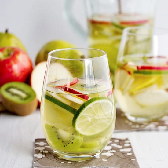 Apple Sangria with Kiwi & Pear