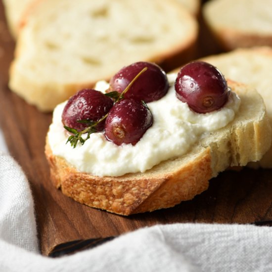 ROASTED GRAPES WITH THYME & RICOTTA